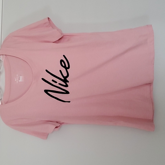 Nike Tops - NWOT Nike Dri-fit T-shirt